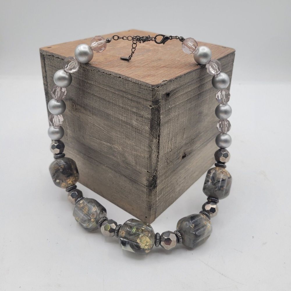 BIJOUX TERNER Signed Chunky Lucite Necklace Sikver‎ Toned Faceted Bead 18"